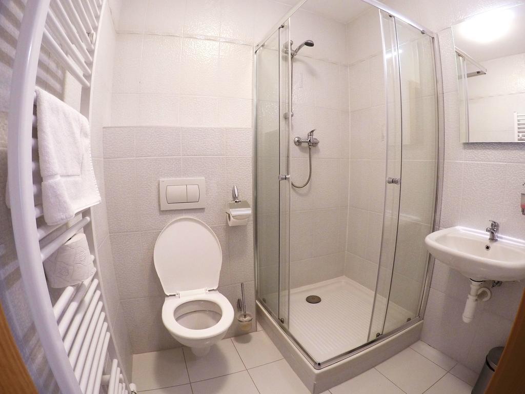 Penzion U Tri Statkaru Dobris Exteriör bild